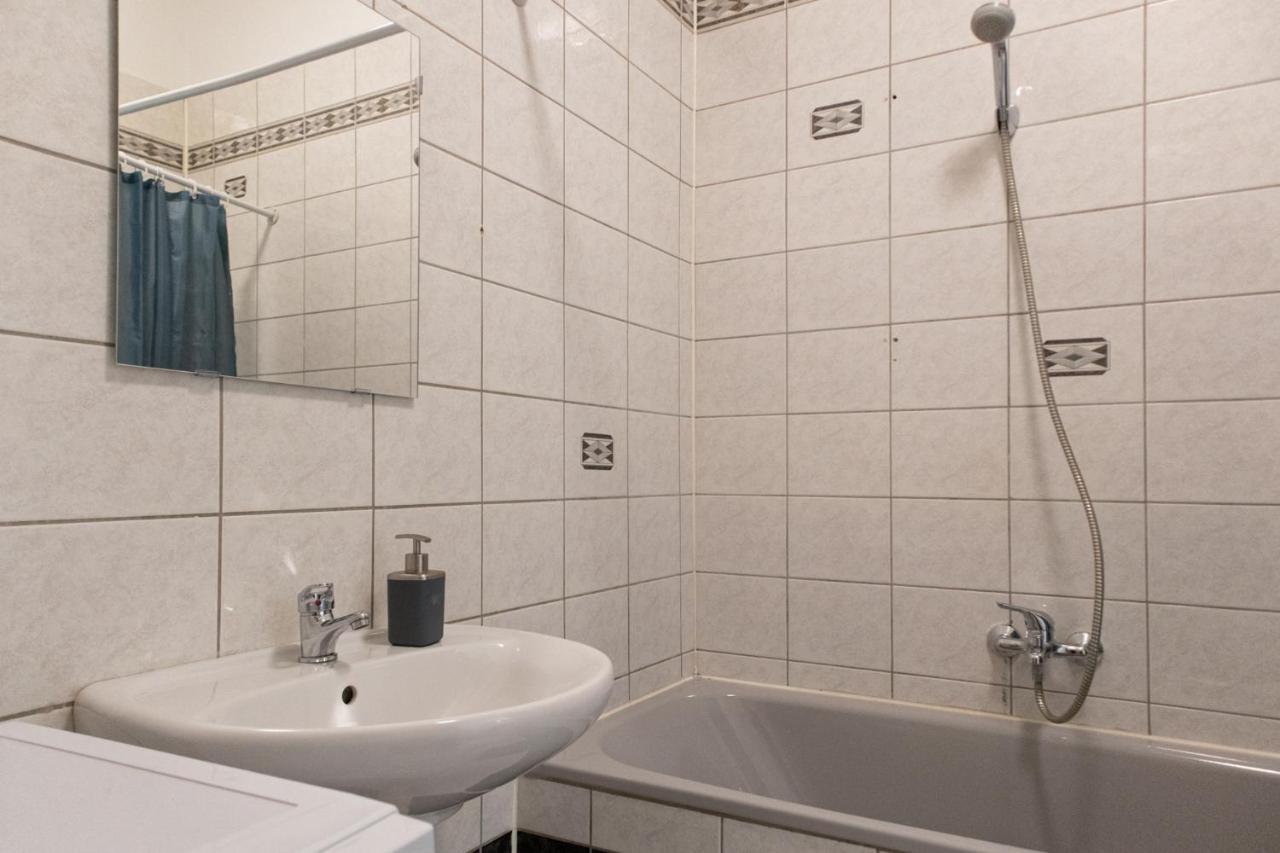 Spacious 2Br Apt.-Near Wiener Stadthalle Viena Exterior foto